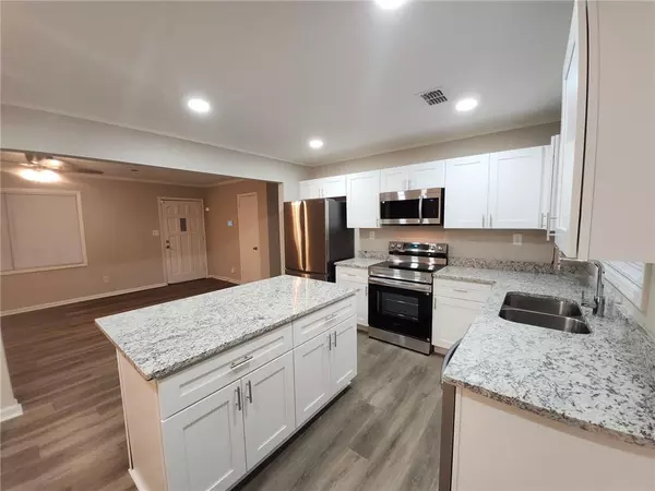 Decatur, GA 30034,2830 Knollview DR