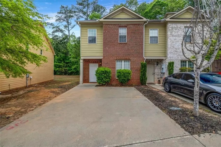 3037 Bonnes DR, Lithonia, GA 30038