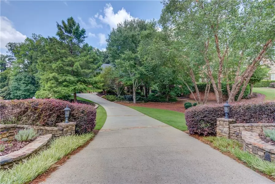 2450 Shumard Oak DR, Braselton, GA 30517