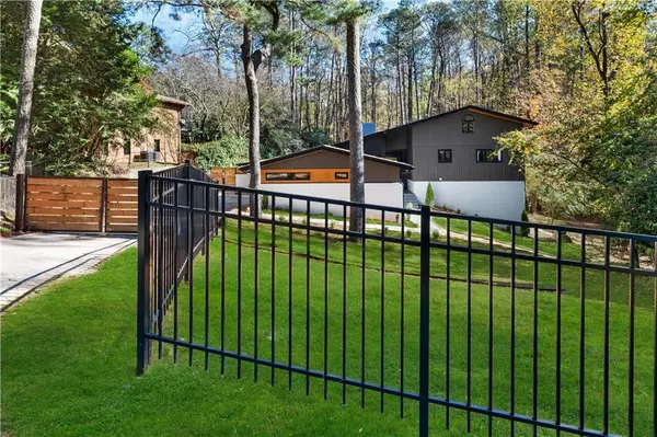 2751 Margaret Mitchell DR NW, Atlanta, GA 30327