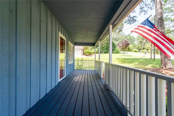 Woodstock, GA 30188,305 Summer CT