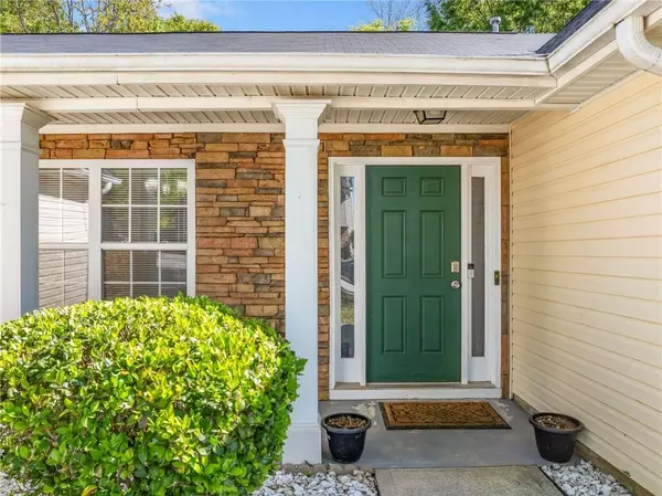 Loganville, GA 30052,823 Langley View CT