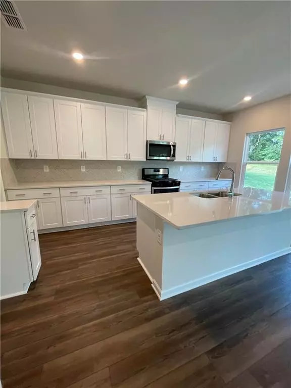 Braselton, GA 30517,5852 Hackberry LN