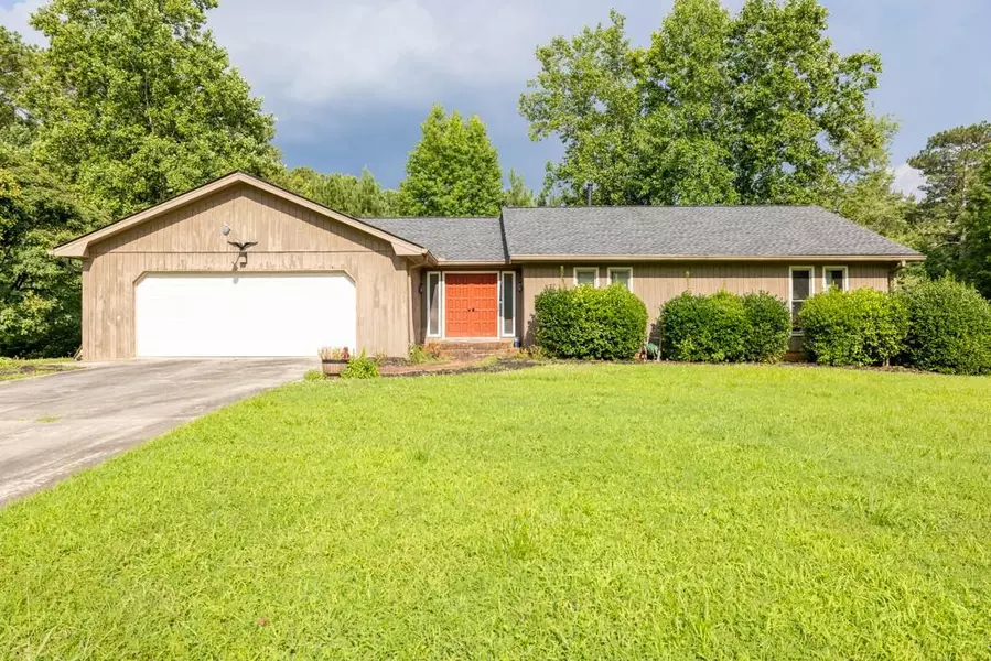 1382 Huntingford DR, Marietta, GA 30068