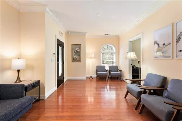 Suwanee, GA 30024,5400 Laurel Springs Pkwy #203