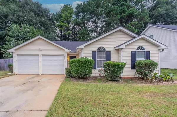 6384 Stonebridge Creek LN, Lithonia, GA 30058