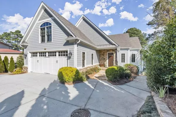 Buford, GA 30518,6402 Lakeview DR