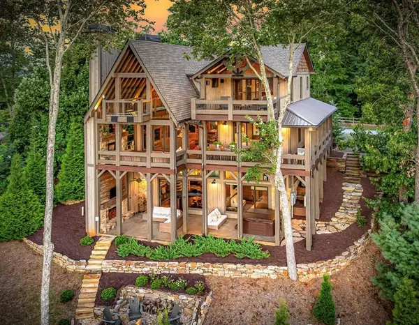 Blue Ridge, GA 30513,520 Overlook DR