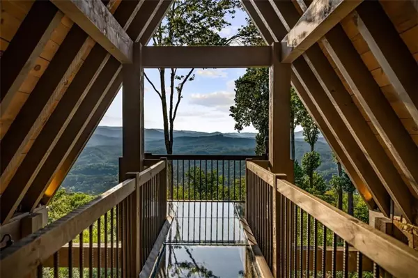 Blue Ridge, GA 30513,520 Overlook DR