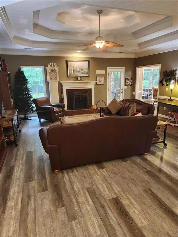 Oxford, GA 30054,520 W Lake DR