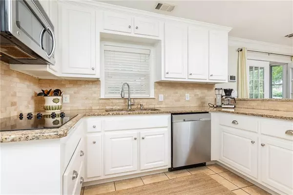 Atlanta, GA 30319,1666 Wayland CIR NE