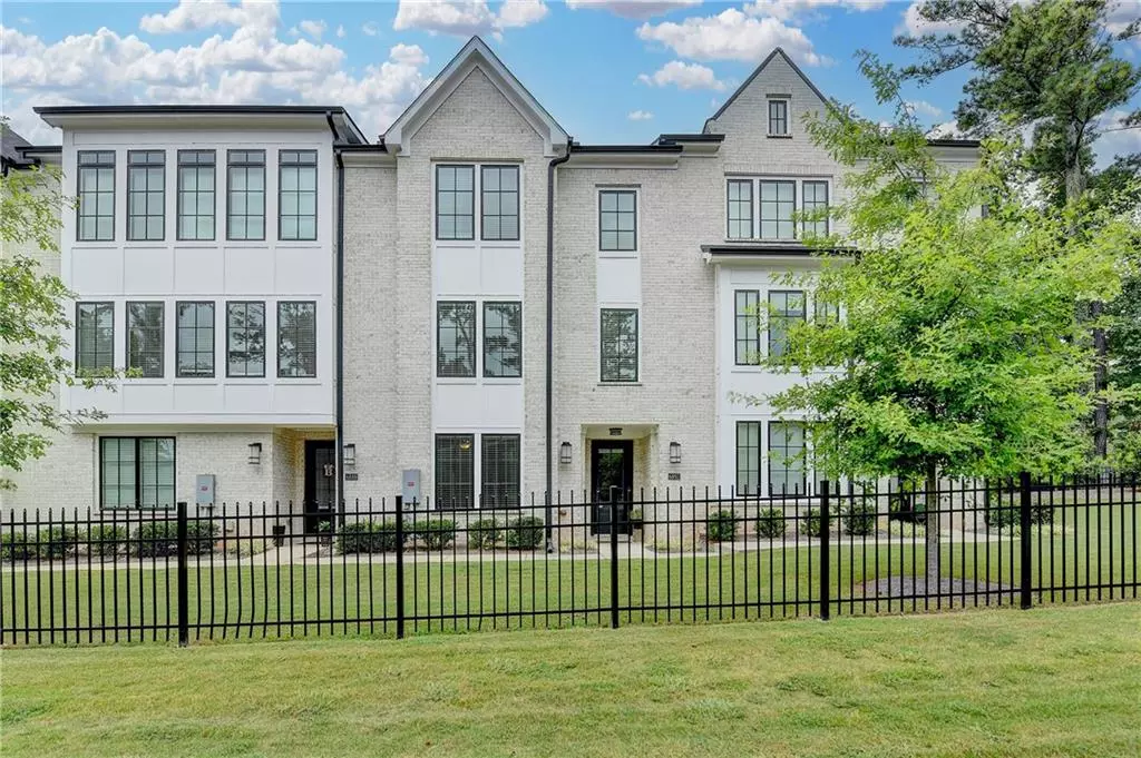 Atlanta, GA 30328,6892 Roswell RD