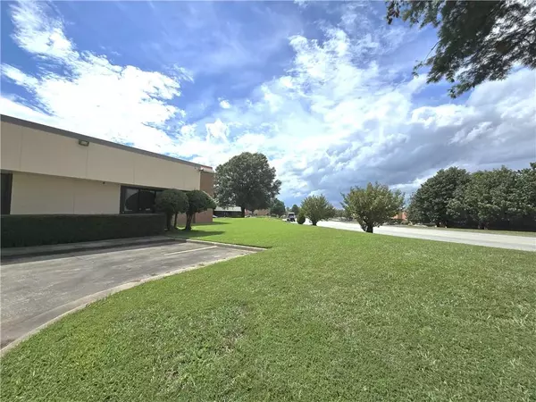 Peachtree Corners, GA 30071,6624 Jimmy Carter BLVD #A