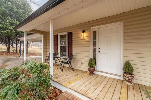 9 Woodberry Drive, Silver Creek, GA 30173