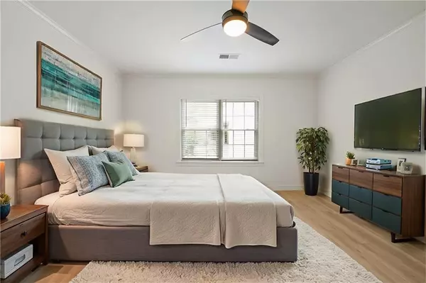 Atlanta, GA 30319,3649 Peachtree RD NE #305