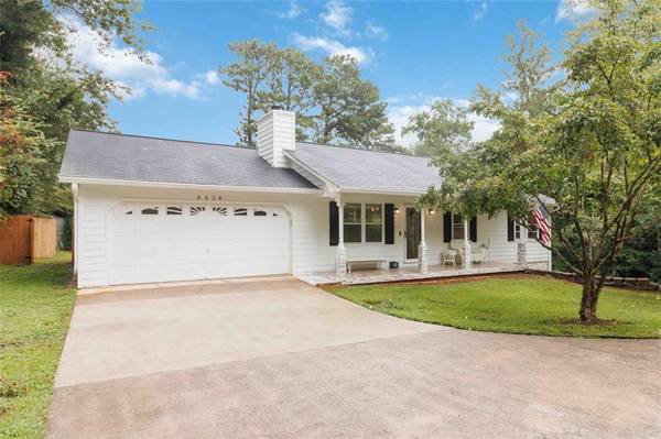 6428 Paradise Point RD, Flowery Branch, GA 30542