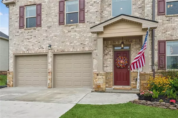 629 Blue Juniper CIR, Loganville, GA 30052
