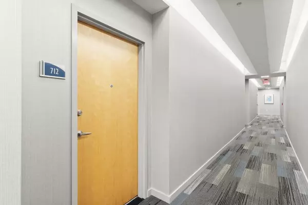 Atlanta, GA 30308,860 Peachtree ST NE #712