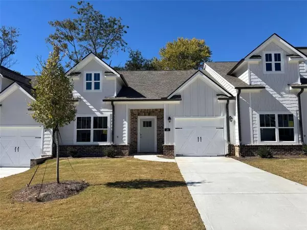 28 Village CT #16, Cleveland, GA 30528