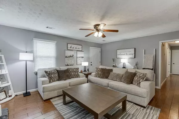 2035 Gum Creek LN, Loganville, GA 30052
