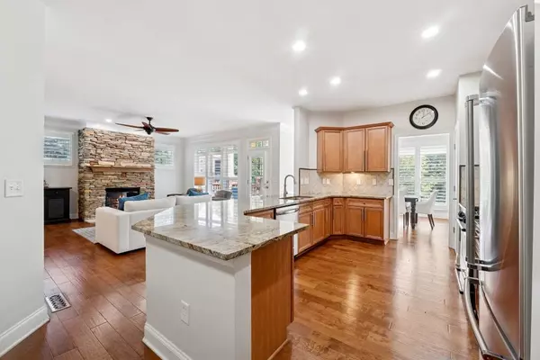 Roswell, GA 30075,2125 Constitution CT #1701