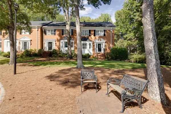 Dunwoody, GA 30338,5377 Trentham DR