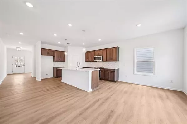 Flowery Branch, GA 30542,5512 Coalie TRCE