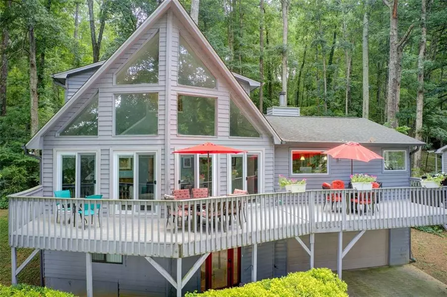 8531 Lake DR, Snellville, GA 30039