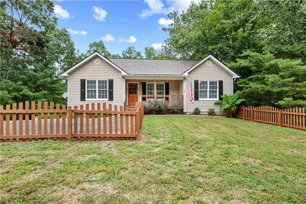 Dahlonega, GA 30533,105 Royal Oaks LN