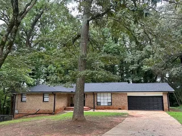 2327 STERLING RIDGE RD, Decatur, GA 30032