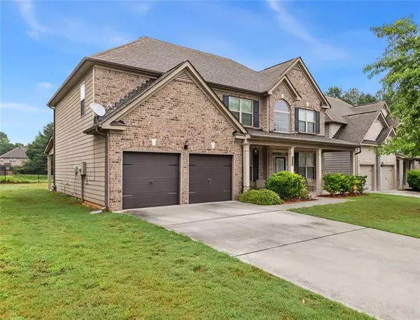 3548 Woodshade DR, Loganville, GA 30052