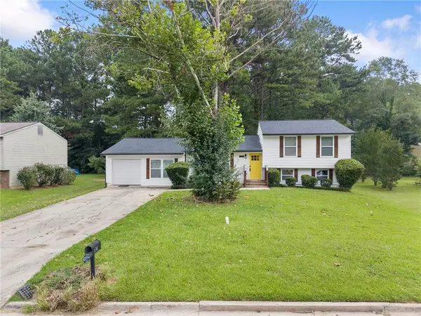 6940 CAINWOOD DR, South Fulton, GA 30349