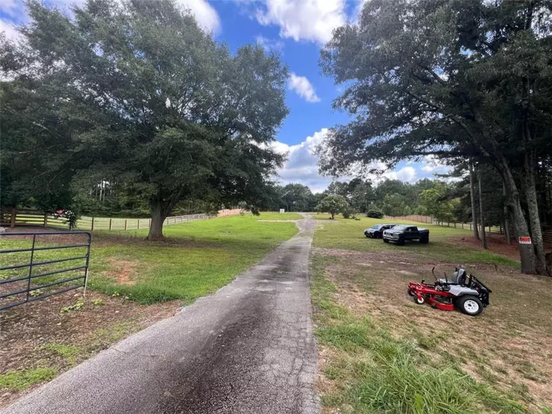 4399 Beaver RD, Loganville, GA 30052