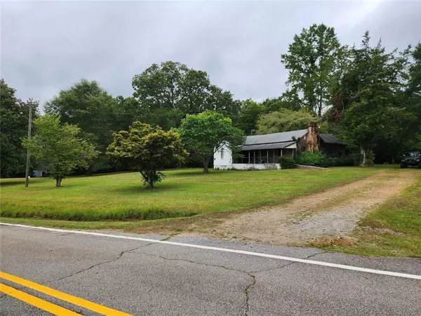 1177 Davis RD, Carrollton, GA 30116