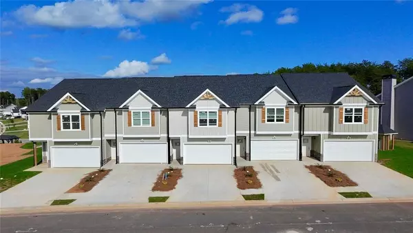 6330 Pine Ridge Point PT, Lula, GA 30554