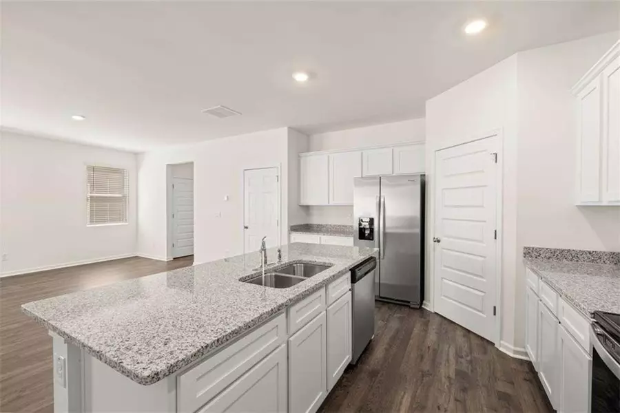 6100 Knickerbocker ST, Mableton, GA 30126