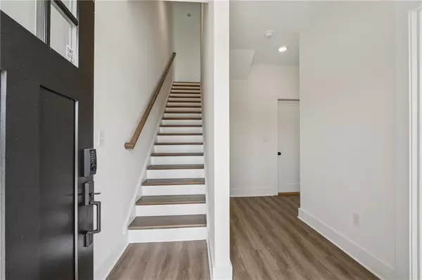 Atlanta, GA 30315,208 Mission WAY SE #208