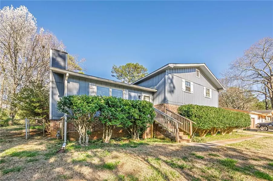 3006 Deshong DR, Stone Mountain, GA 30087