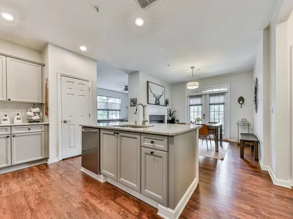 Atlanta, GA 30339,3150 Woodwalk DR SE #3102