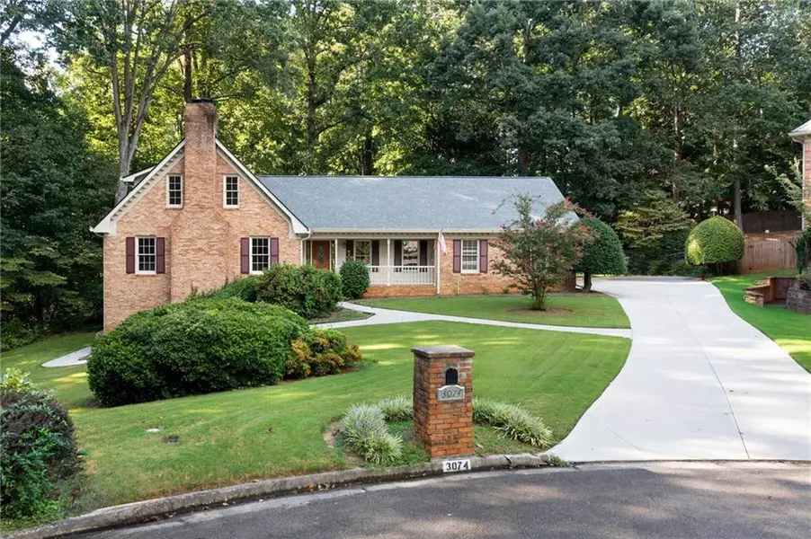 3074 Four Oaks DR, Dunwoody, GA 30360