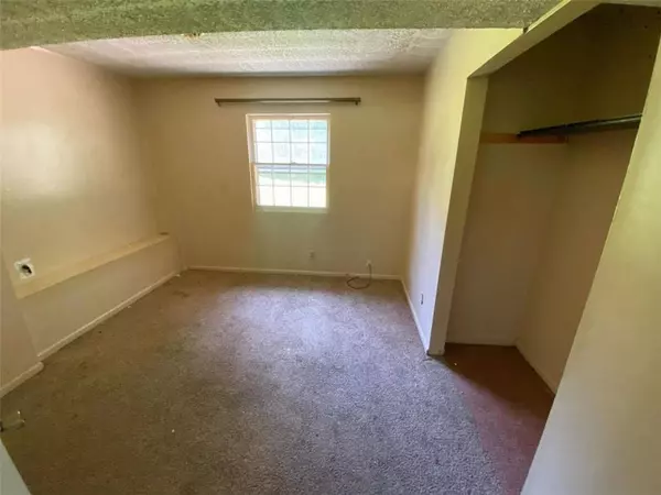 South Fulton, GA 30331,180 N Star TRL SW