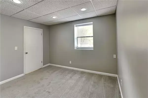 Kennesaw, GA 30144,4006 Maxanne DR NW