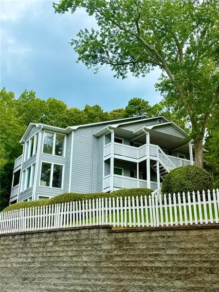 1304 Natchez TRCE, Atlanta, GA 30350