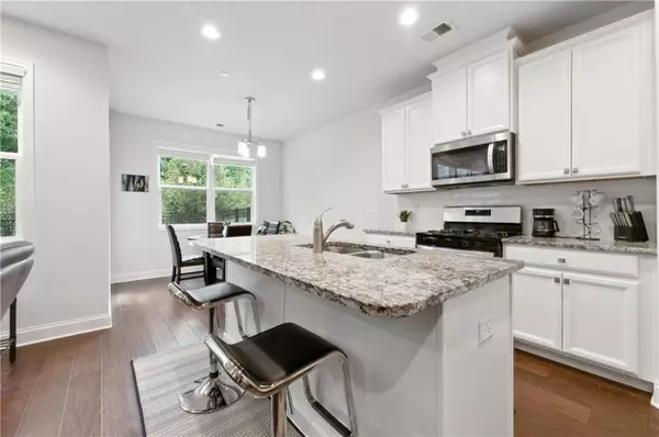 Woodstock, GA 30188,204 Magnolia Creek WAY
