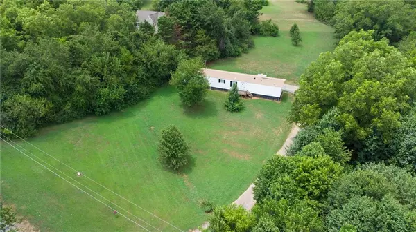 5713 Parks RD, Cumming, GA 30041