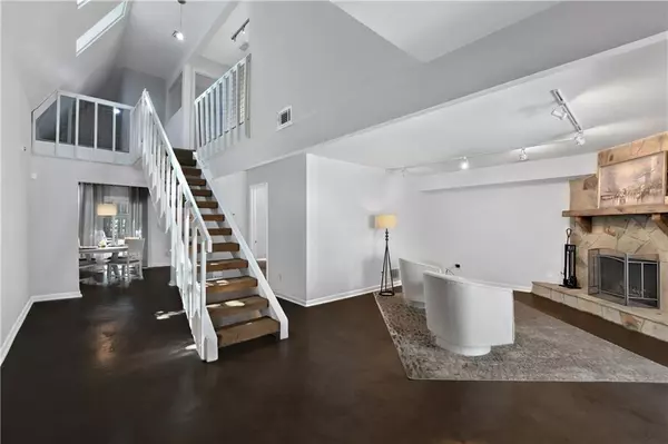 946 Bobcat CT SE, Marietta, GA 30067
