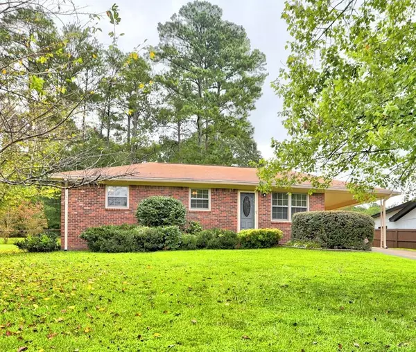 6740 Kull DR, Lithia Springs, GA 30122
