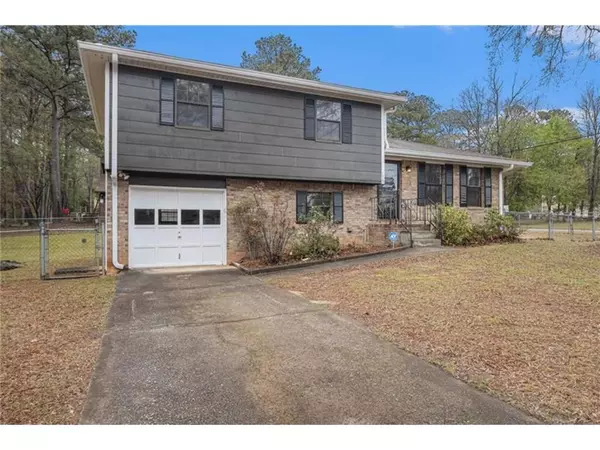 175 Slicky Rock CT, Riverdale, GA 30274