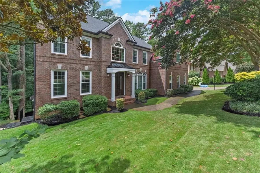 5035 Towne Lake HLS N, Woodstock, GA 30189