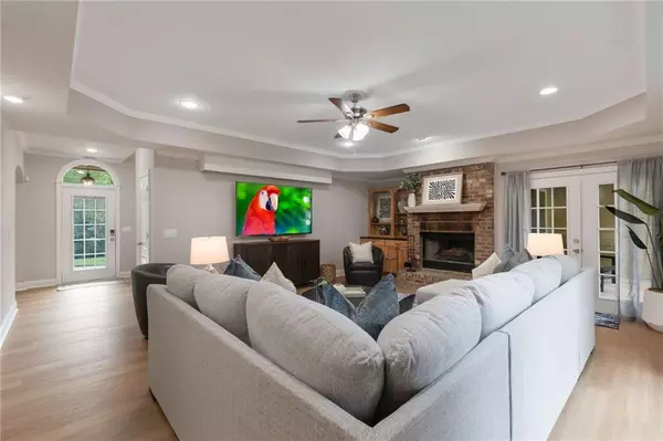 Canton, GA 30115,100 Hardwood LN